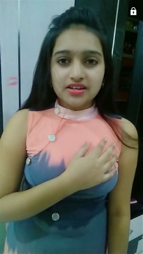 Horny Nude Desi Indian Teen School Girl First Time Fingering。